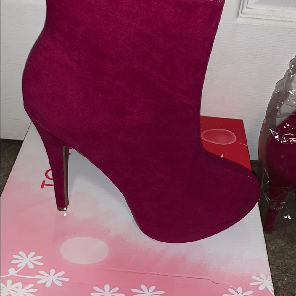 Heels - Picture 2 of 5